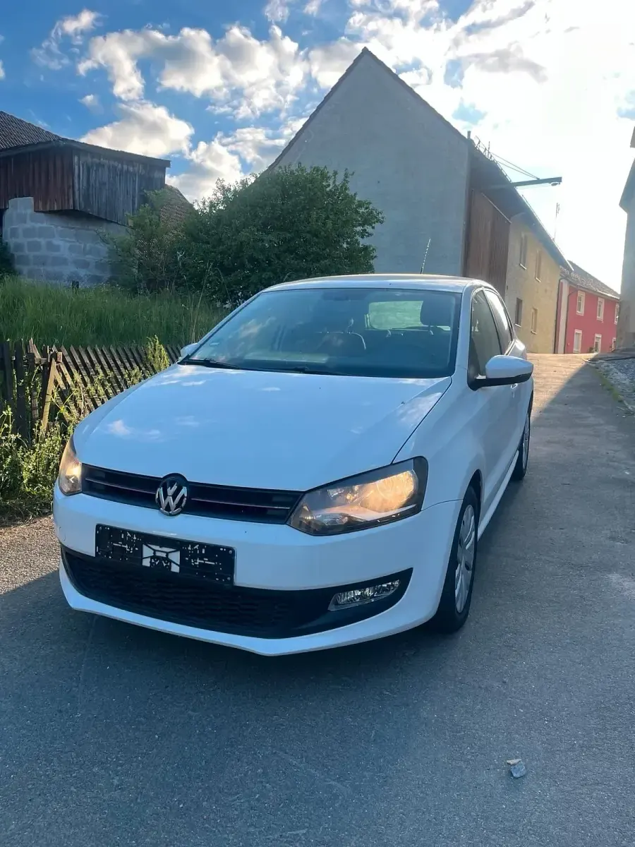 Gebraucht VW Polo 70 PS (51 kW) 2011 Weiß Kleinwagen