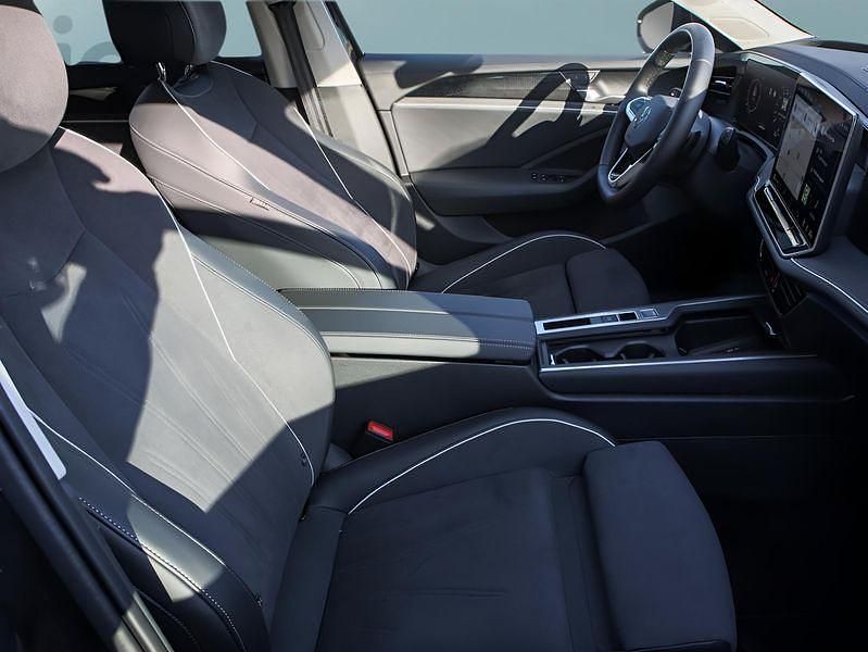 Gebraucht VW Passat 150 PS (110 kW) 2025 Schwarz Kombi