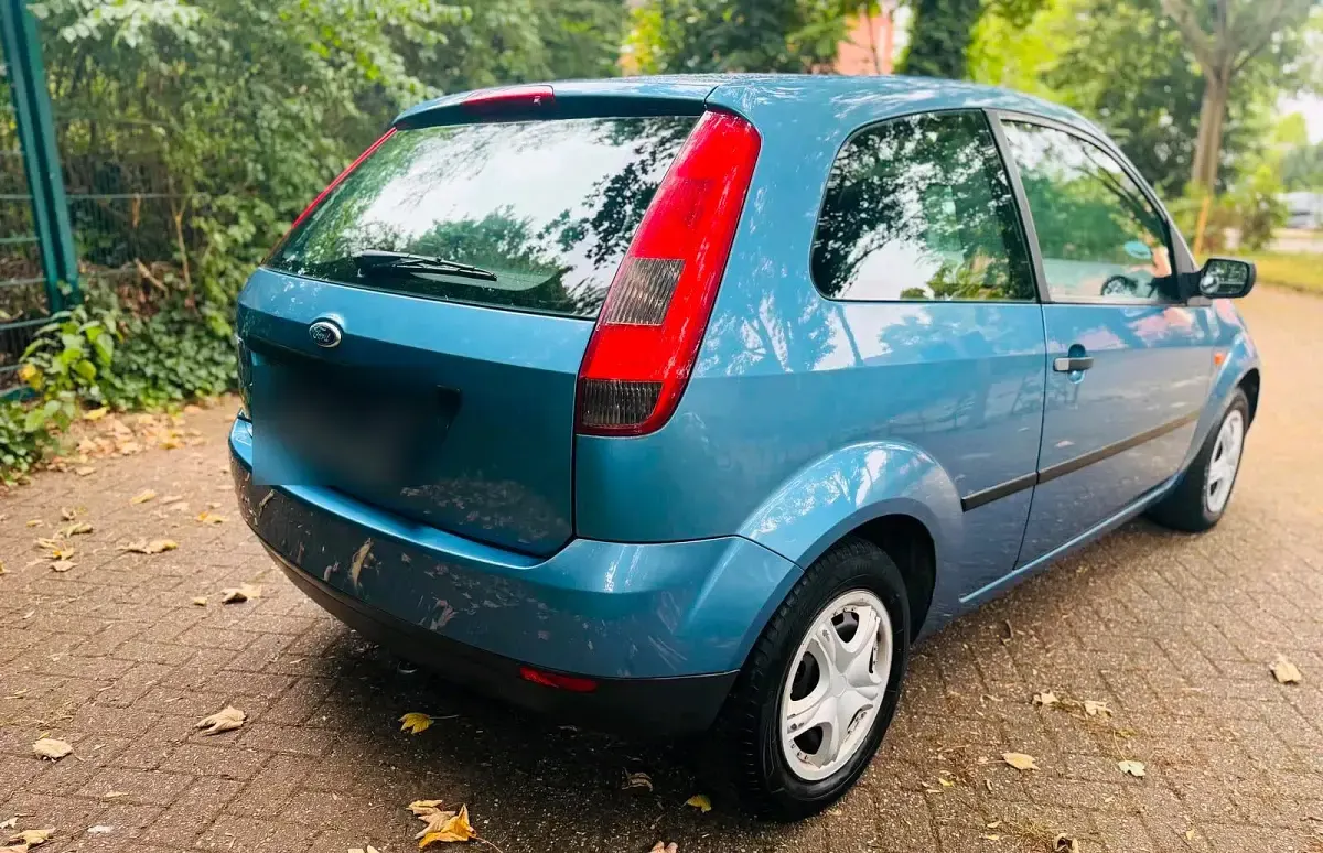 Gebraucht Ford Fiesta 80 PS (58 kW) 2003 Blau Kleinwagen