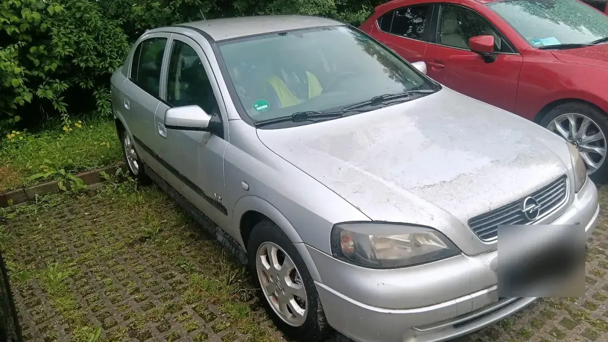 Gebraucht Opel Astra 80 PS (58 kW) 2003 Silber Limousine
