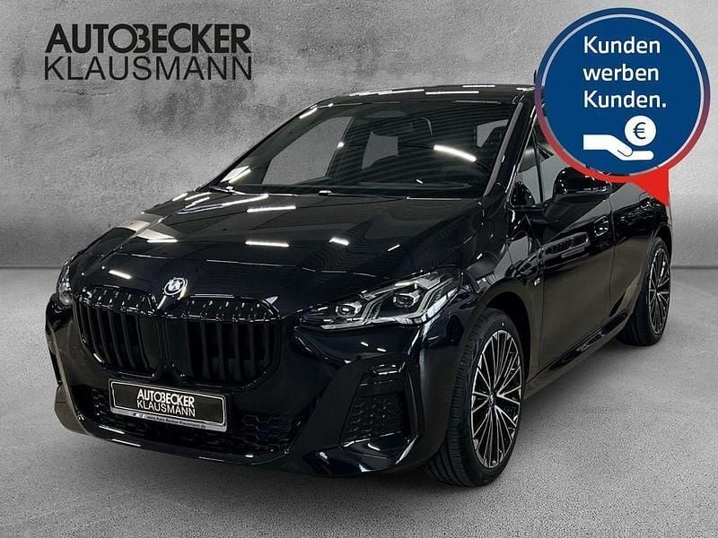 Schwarz Gebraucht 2024 BMW 230e Active Tourer M Sport Van / Kleinbus | 52.990 € (Etwas zu teuer) - Bild 1/4