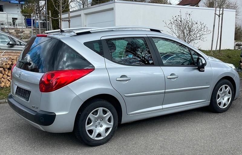 Gebraucht Peugeot 207 95 PS (69 kW) 2012 Silber Kombi