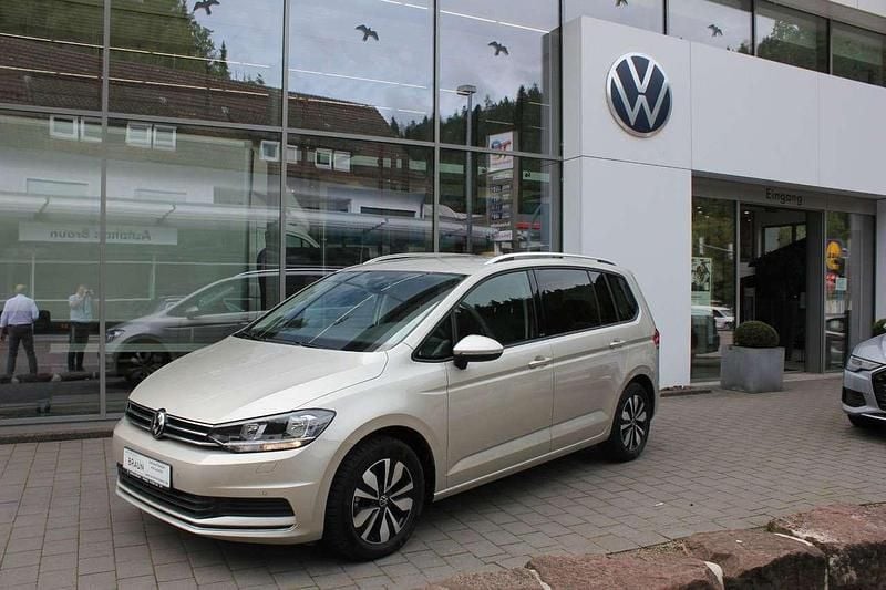 Ivory silver metallic Gebraucht 2024 VW Touran Move Van / Kleinbus | 34.990 € (Fairer Preis) - Bild 1/4