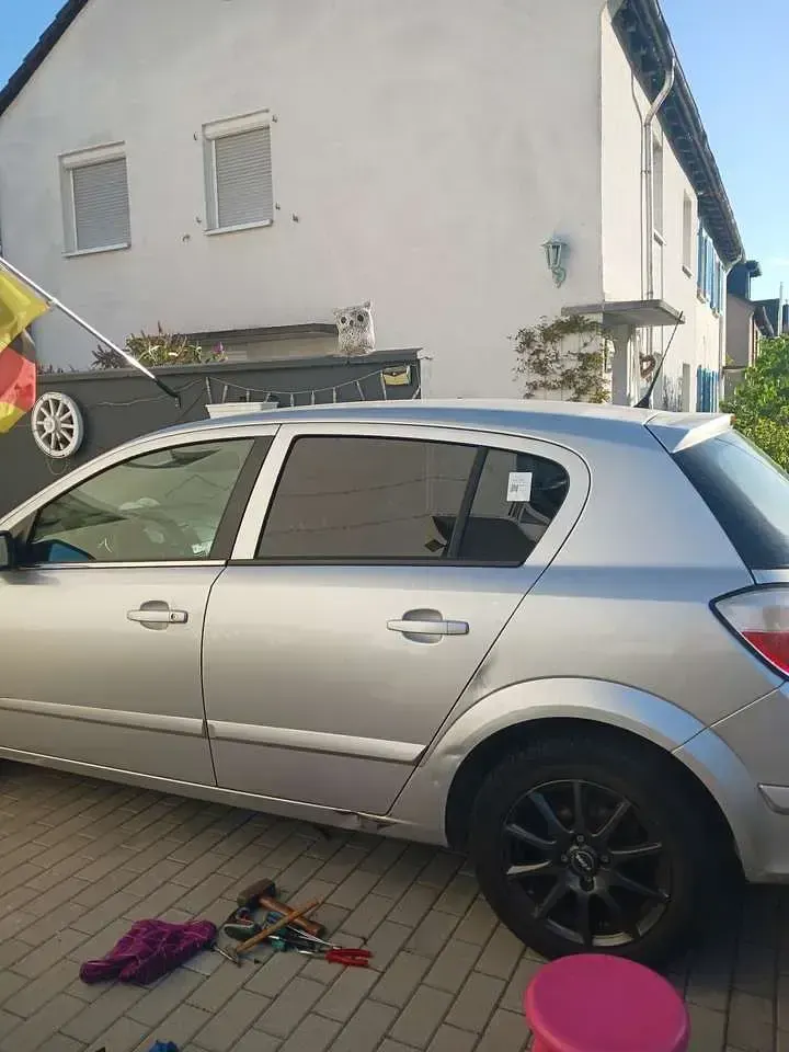 Gebraucht Opel Astra Edition 105 PS (77 kW) 2005 Limousine