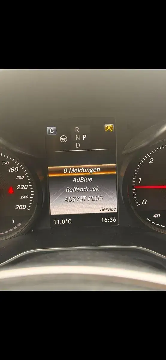 Gebraucht Mercedes GLC250 AMG line 204 PS (150 kW) 2015 Grau SUV