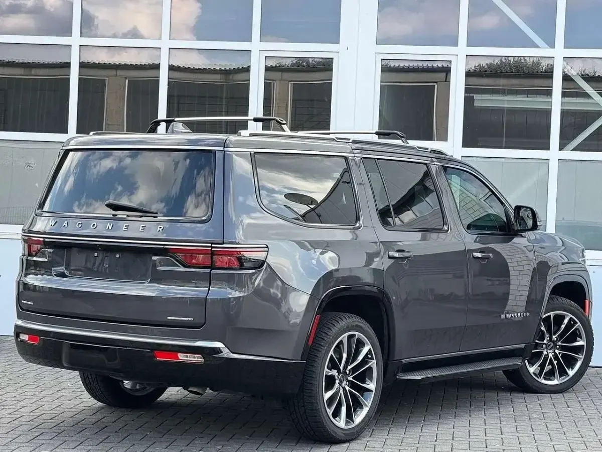 Gebraucht Jeep Wagoneer 397 PS (291 kW) 2022 Grau SUV