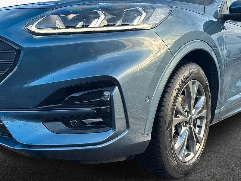 Gebraucht Ford Kuga ST-Line X 150 PS (110 kW) 2023 Chrome blue metallic SUV