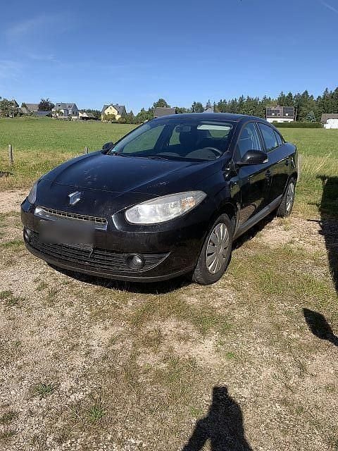 Schwarz Gebraucht 2011 Renault Fluence Expression Limousine | 1.890 € - Bild 1/4