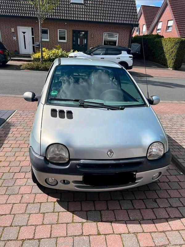 Second-hand Renault Twingo 75 CP (55 kW) 2001 Gri Hatchback