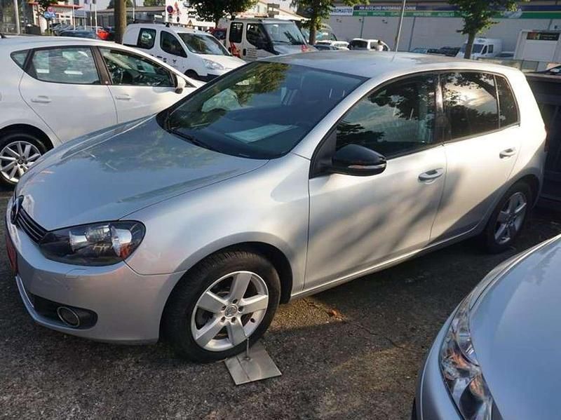 Gebraucht VW Golf VII Style 105 PS (77 kW) 2012 Reflexsilber metallic Kleinwagen