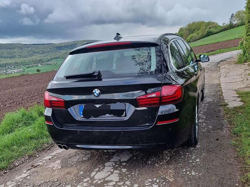 Gebraucht BMW 530 258 PS (189 kW) 2014 Schwarz Kombi