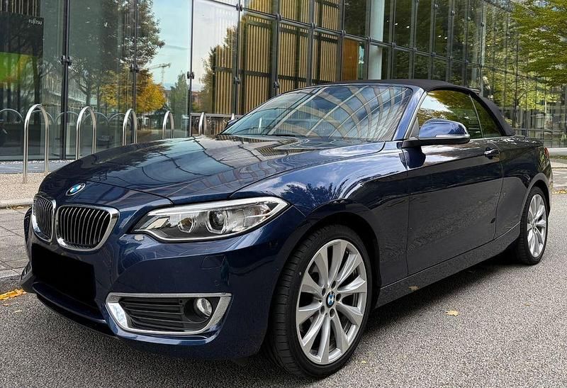 Blau Gebraucht 2017 BMW 220 Luxury Line Cabrio | 18.999 € (Superpreis) - Bild 1/4