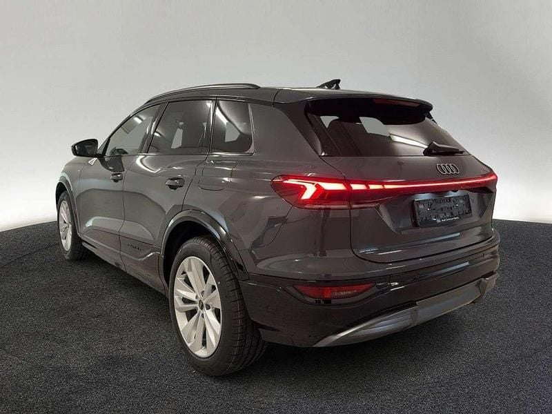 Neu Audi Q6 e-tron Performance 225 kW (306 PS) 2026 Magnetgrau SUV