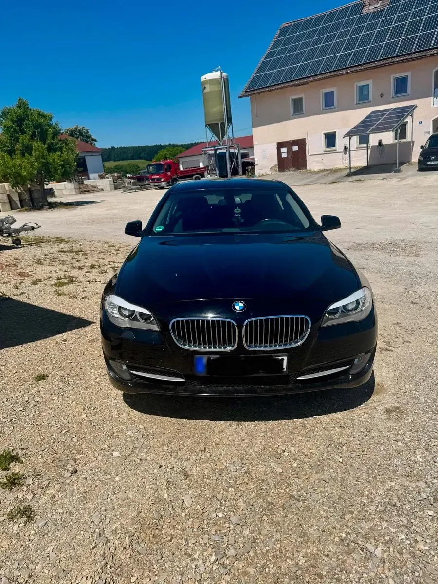 Używany BMW 520 184 KM (135 kW) 2011 Czarny Sedan/Limuzyna