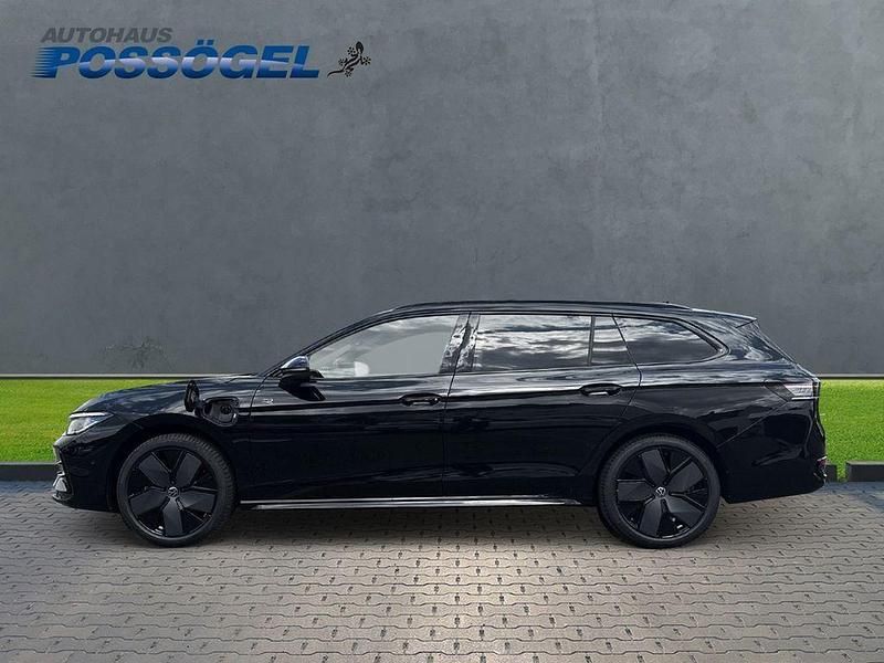 Gebraucht VW Passat R-line 177 PS (130 kW) 2024 Grenadillschwarz metallic (metallic) Kombi