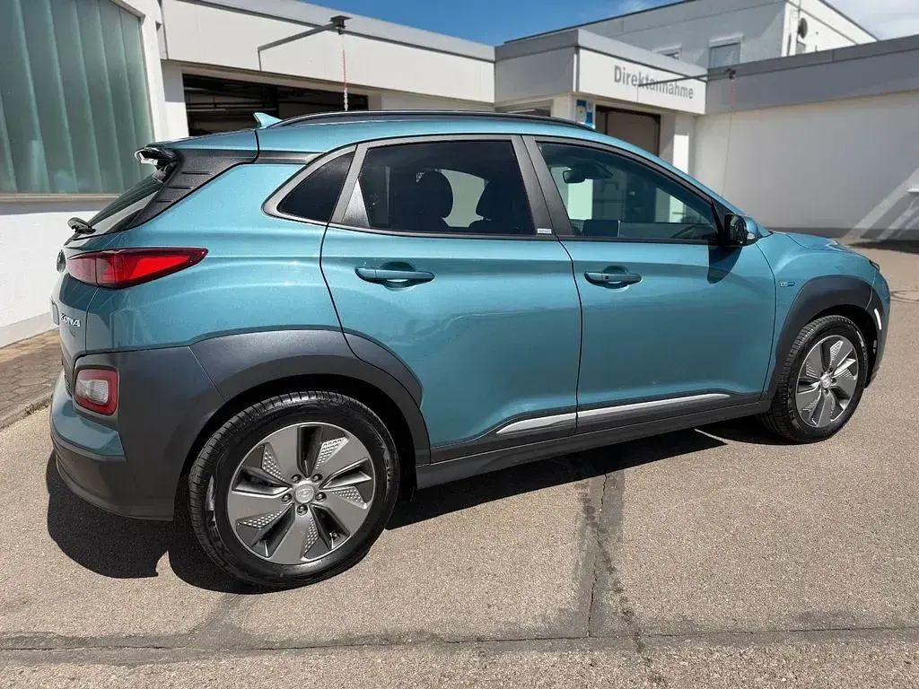 Gebraucht Hyundai Kona Style 150 kW (204 PS) 2020 Blau SUV
