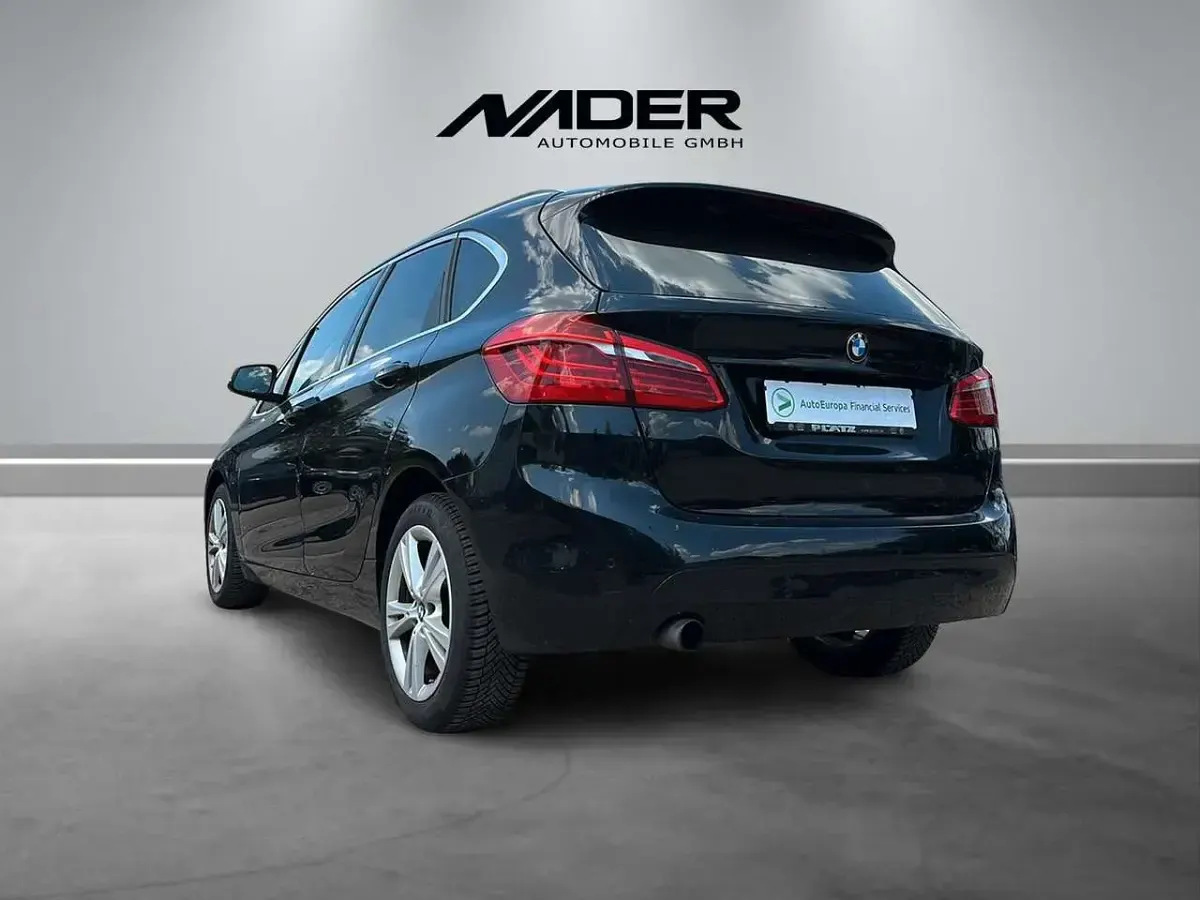 Gebraucht BMW 218 136 PS (100 kW) 2015 Saphirschwarz Van / Kleinbus