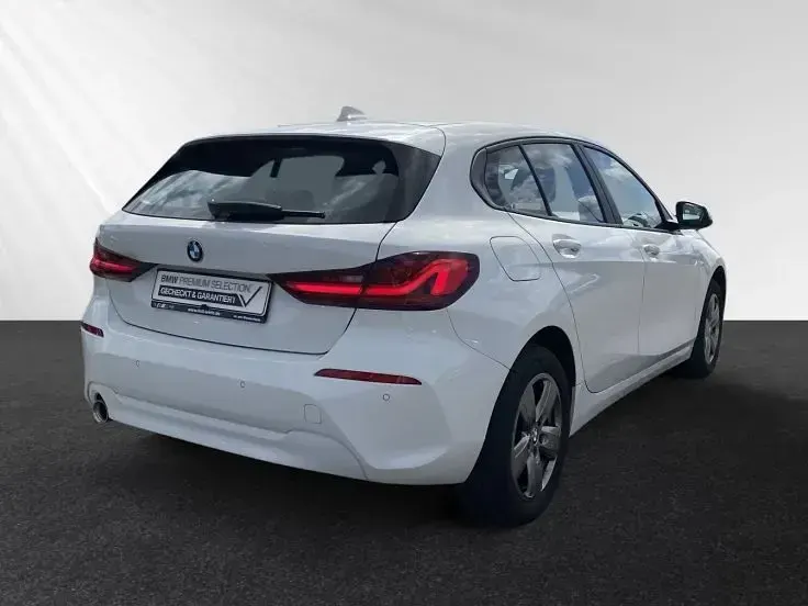 Gebraucht BMW 116 Advantage 109 PS (80 kW) 2023 Alpinweiss Kleinwagen