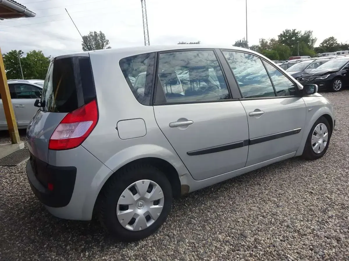 Gebraucht Renault Scénic Authentique 113 PS (83 kW) 2003 Silber Van / Kleinbus