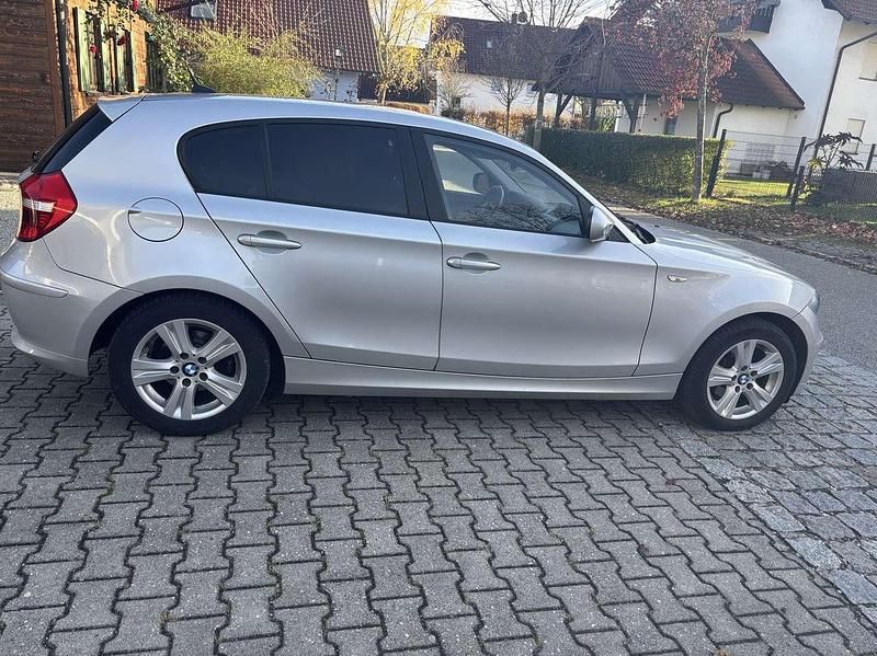 Gebraucht BMW 116 116 PS (85 kW) 2010 Grau Kleinwagen
