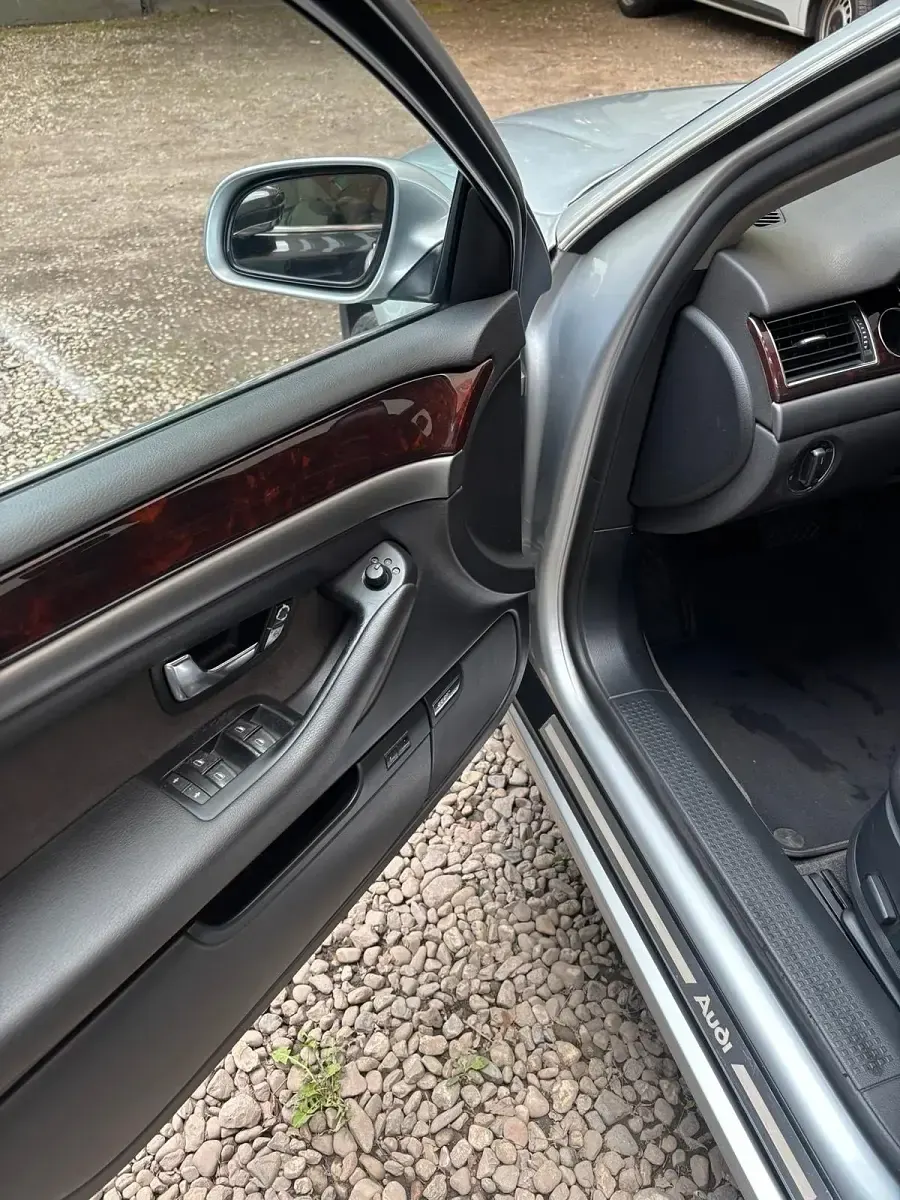 Gebraucht Audi A8 335 PS (246 kW) 2003 Silber Limousine