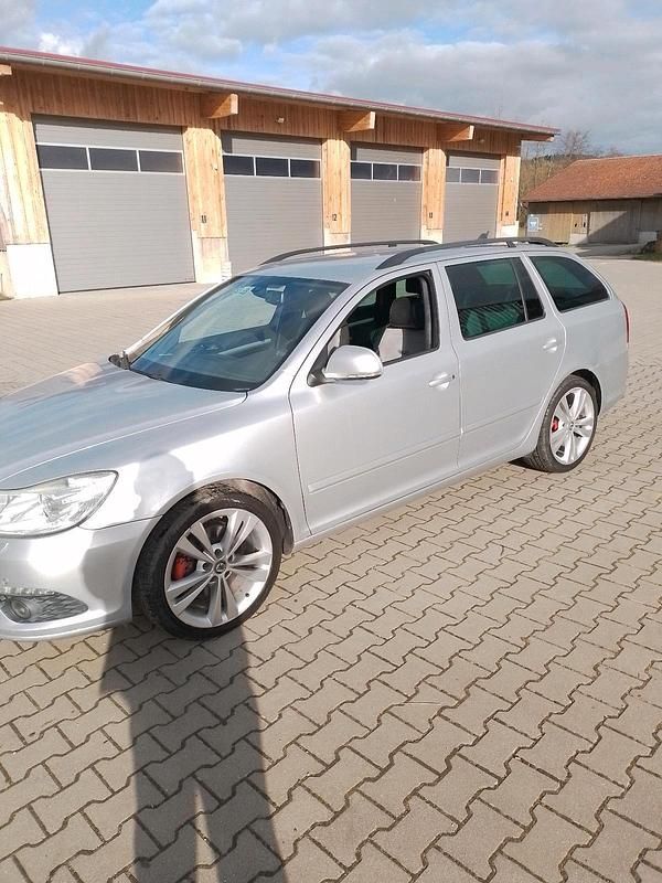 Gebraucht Skoda Octavia 200 PS (147 kW) 2011 Silber Kombi