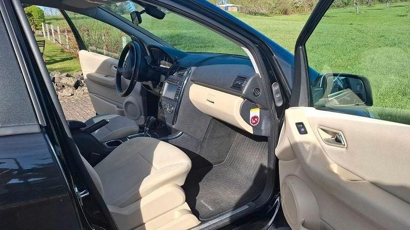 Gebraucht Mercedes A160 95 PS (69 kW) 2012 Schwarz Van / Kleinbus