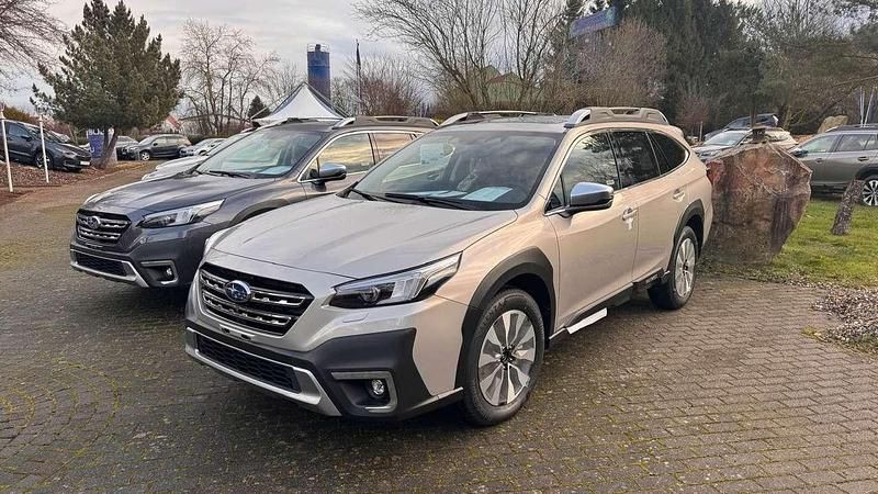 Neu Subaru Outback Platinum 169 PS (124 kW) 2026 Cashmere gold Kombi