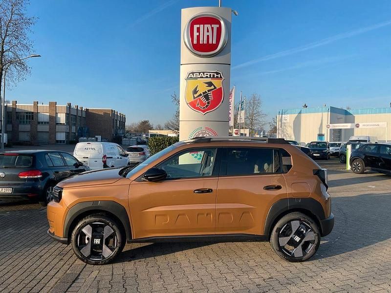 Neu Fiat Grande Panda La Prima 110 PS (80 kW) 2026 Braun Kleinwagen