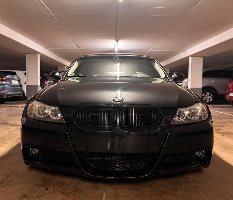 Gebraucht BMW 325 218 PS (160 kW) 2008 Schwarz Limousine