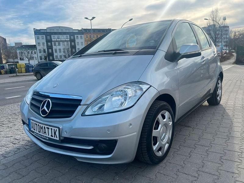 Gebraucht Mercedes A160 95 PS (69 kW) 2011 Silber Limousine