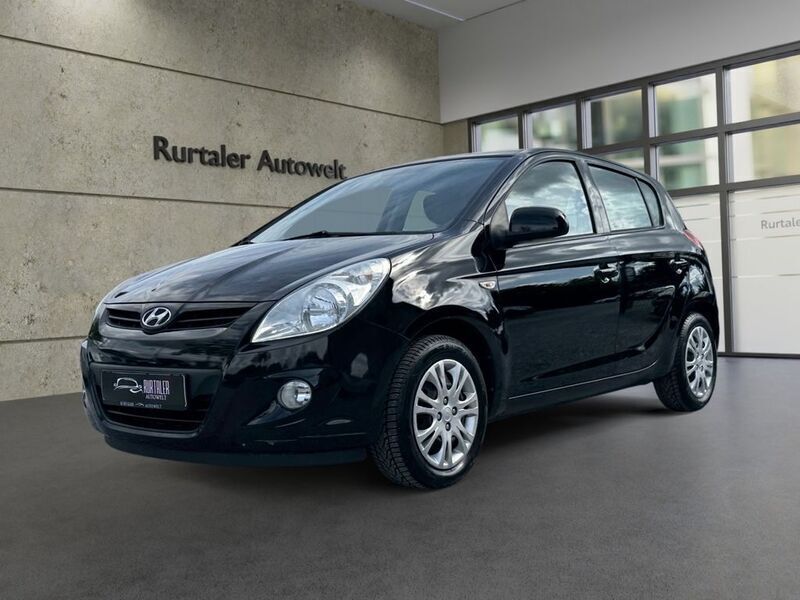 Gebraucht Hyundai i20 Comfort 77 PS (56 kW) 2010 Schwarz Limousine