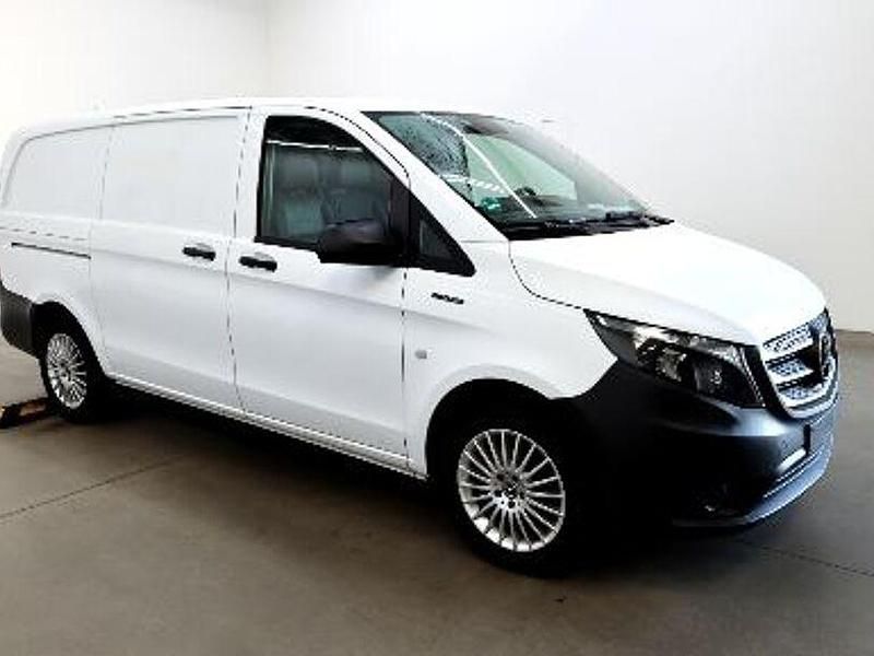 Gebraucht Mercedes e-Vito 85 kW (116 PS) 2021 Weiß Van / Kleinbus