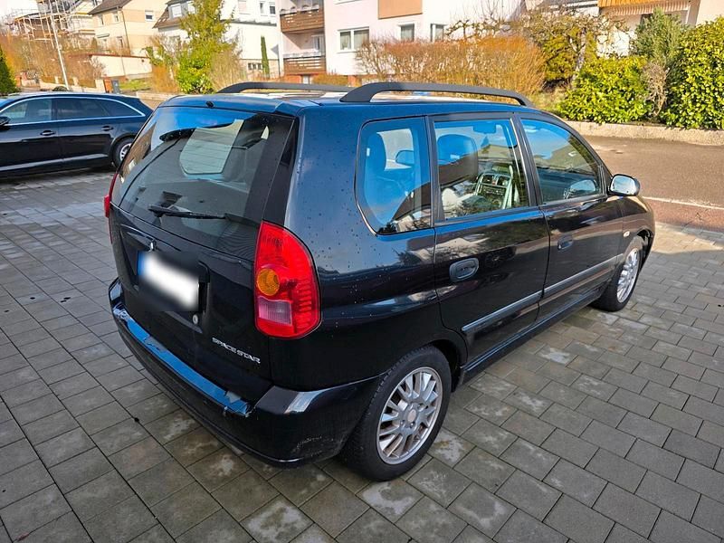 Gebraucht Mitsubishi Space Star 112 PS (82 kW) 2004 Schwarz Van / Kleinbus