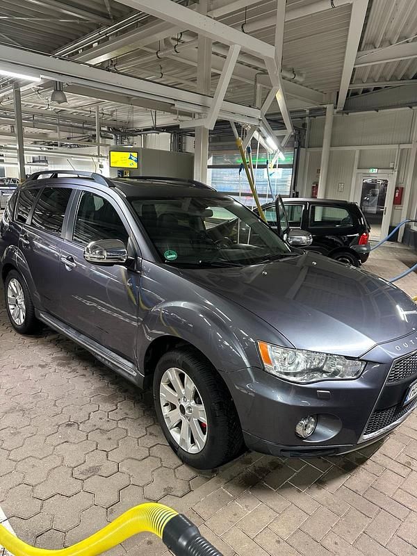 Gebraucht Mitsubishi Outlander 156 PS (114 kW) 2010 Grau SUV
