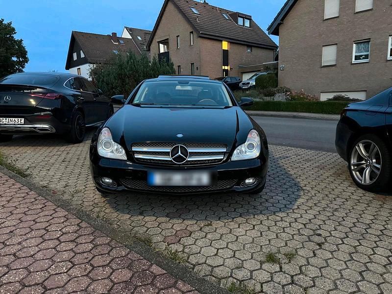 Schwarz Gebraucht 2009 Mercedes CLS320 Limousine | 11.100 € (Fairer Preis) - Bild 1/4