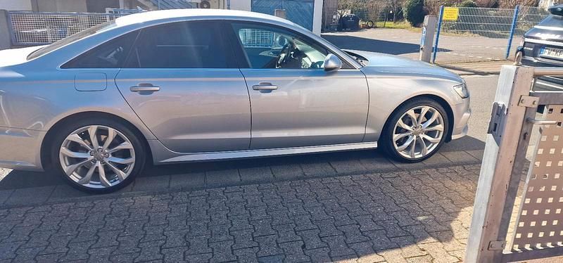Silber Gebraucht 2018 Audi A6 Limousine | 26.500 € (Superpreis) - Bild 1/4