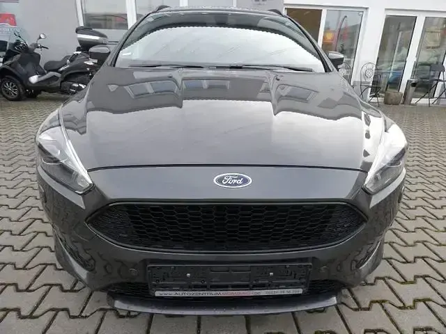 Gebraucht Ford Focus ST-Line 182 PS (133 kW) 2018 Magnetic Limousine