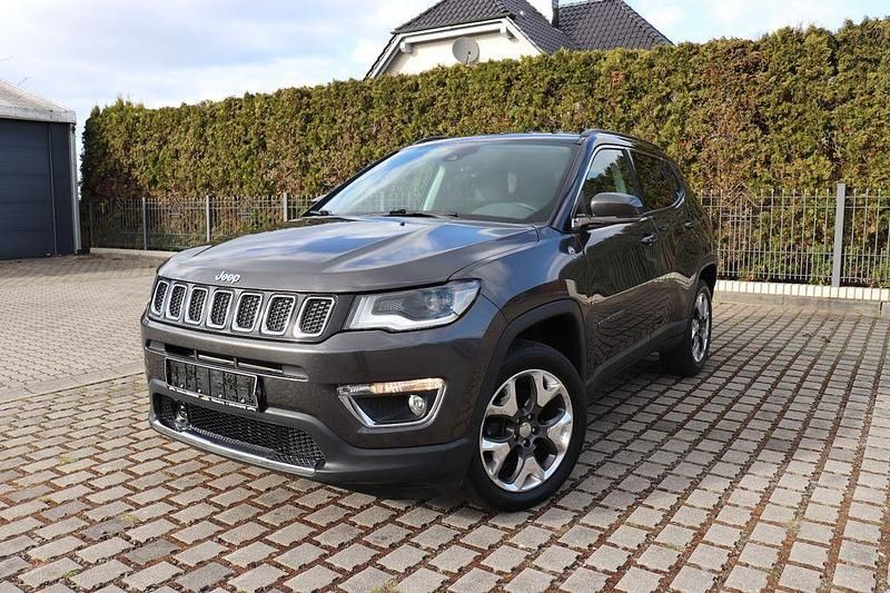 Gebraucht Jeep Compass Opening Edition 140 PS (102 kW) 2017 Grau SUV