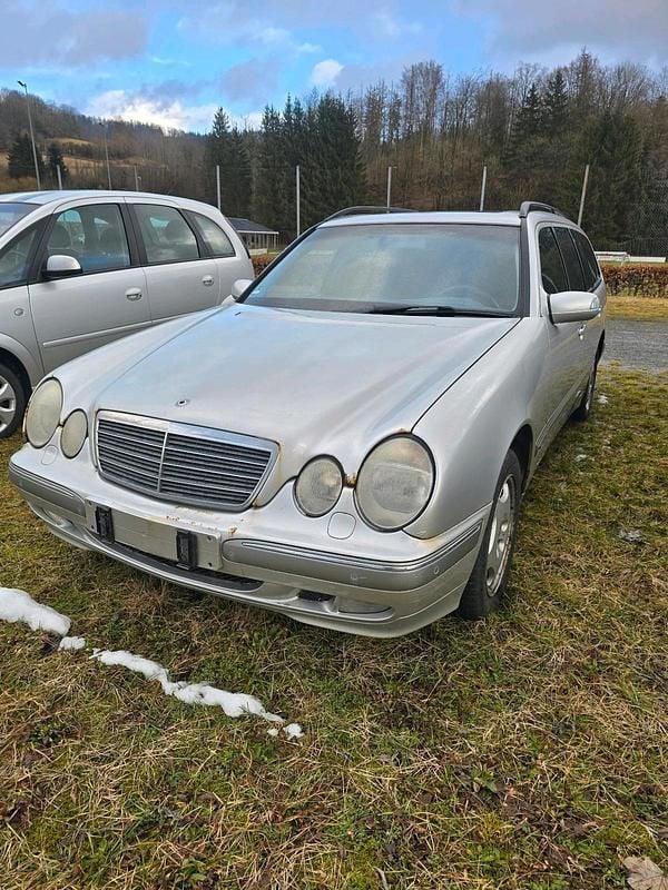 Gebraucht Mercedes E280 204 PS (150 kW) 2002 Silber Kombi