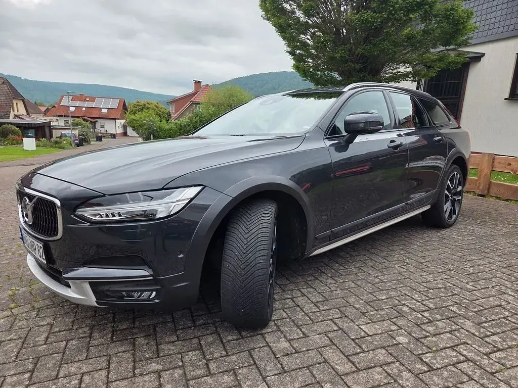 Gebraucht Volvo V90 CC Pro 235 PS (172 kW) 2019 Blau Kombi