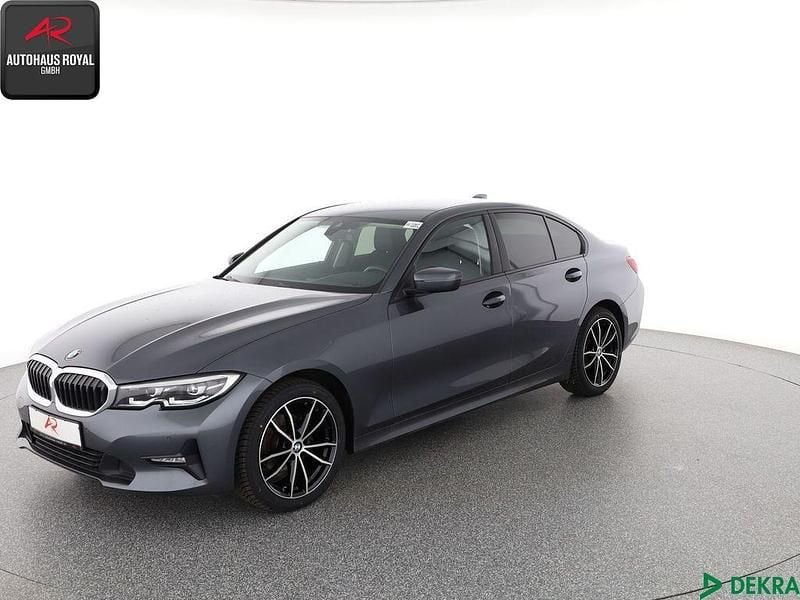 Grau Gebraucht 2021 BMW 318 M Sport Limousine | 28.880 € (Superpreis) - Bild 1/4