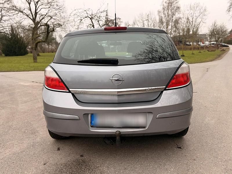 Gebraucht Opel Astra 105 PS (77 kW) 2008 Andere farben Kleinwagen