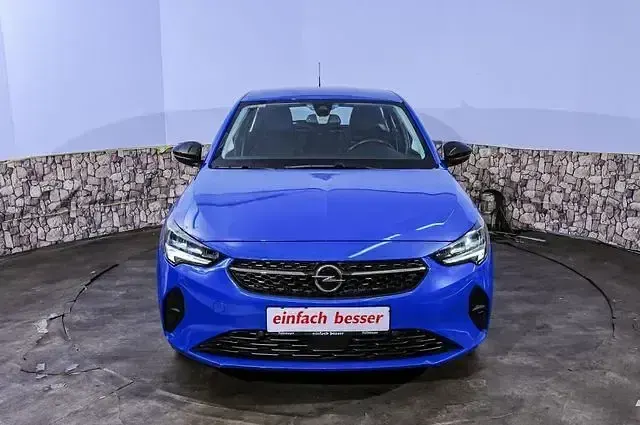 Gebraucht Opel Corsa-e Elegance 100 kW (136 PS) 2021 Lackierung voltaic blue met Kleinwagen