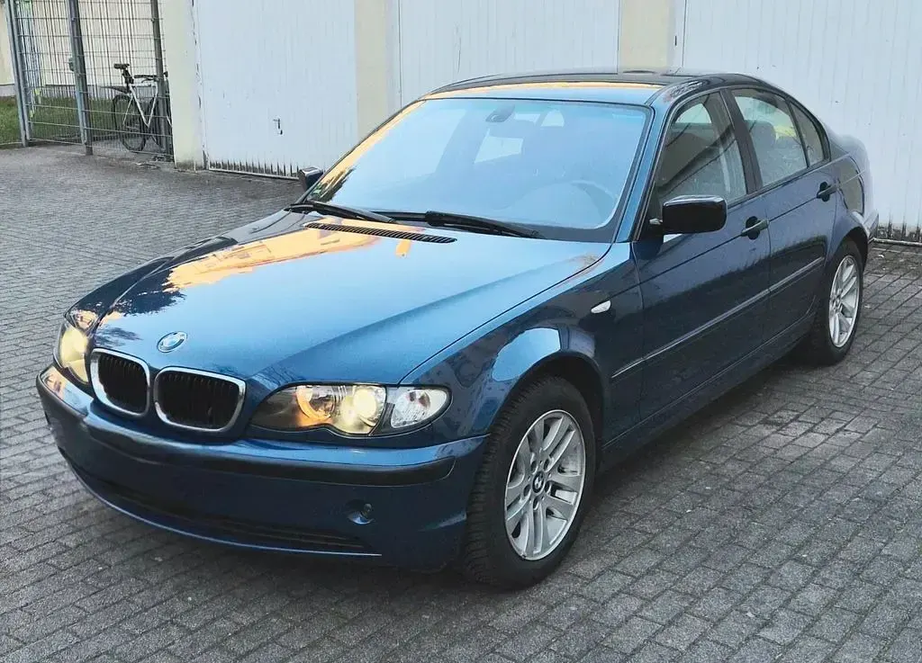 Gebraucht BMW 318 143 PS (105 kW) 2002 Blau Limousine