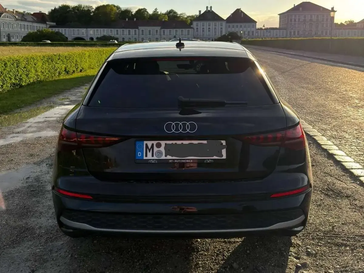 Gebraucht Audi A3 Advanced 116 PS (85 kW) 2025 Schwarz Kombi