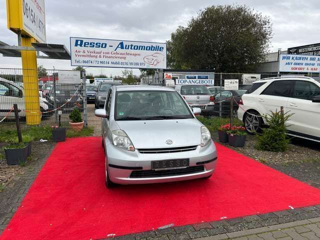 Silber Gebraucht 2006 Daihatsu Sirion Kleinwagen | 2.599 € (Fairer Preis) - Bild 1/4