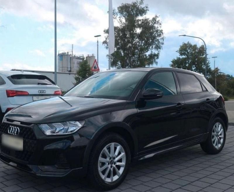 Second-hand Audi A1 Basis 95 CP (69 kW) 2020 Negru SUV