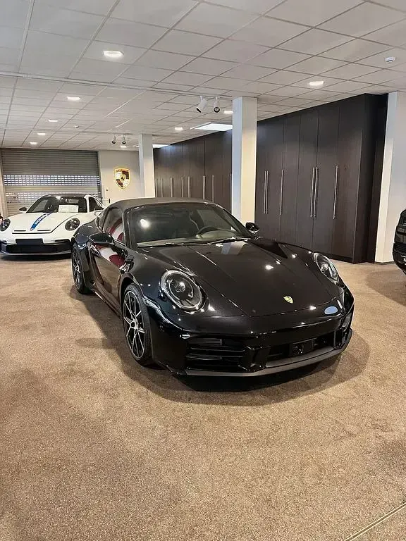 Neu Porsche 911 Targa 4S 480 PS (353 kW) 2026 Schwarz Cabrio