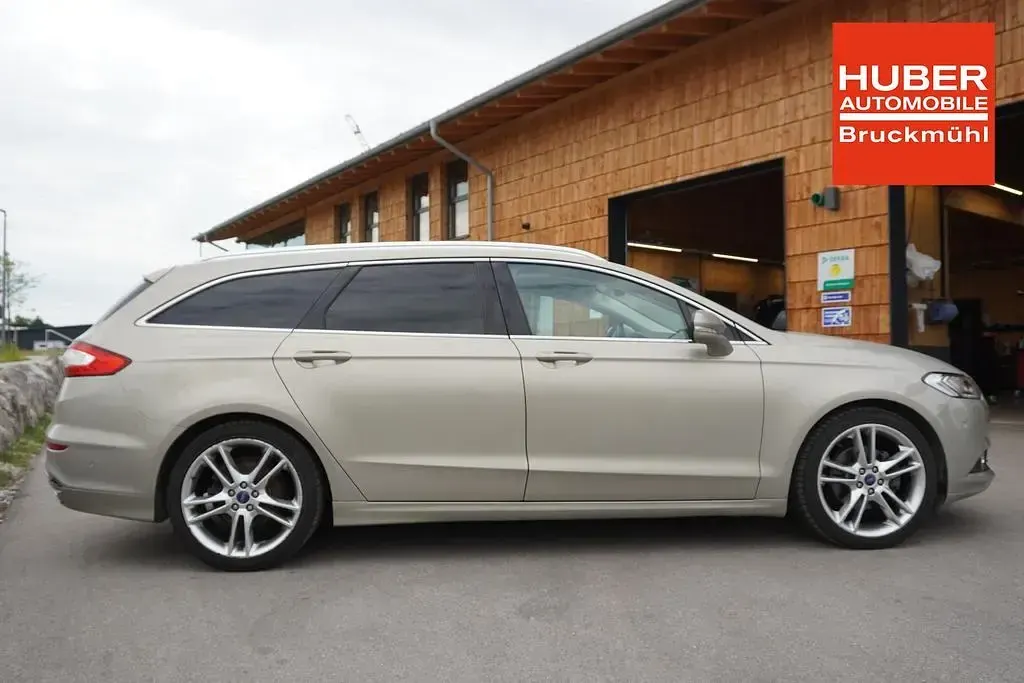 Gebraucht Ford Mondeo Titanium 179 PS (131 kW) 2015 Silber Limousine